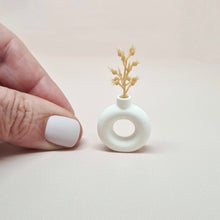 Load image into Gallery viewer, Miniature Donut Vase
