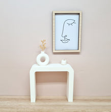 Load image into Gallery viewer, Miniature Donut Vase
